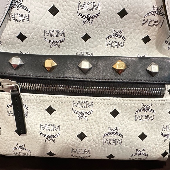 MCM Medium BACKPACK main image 7
